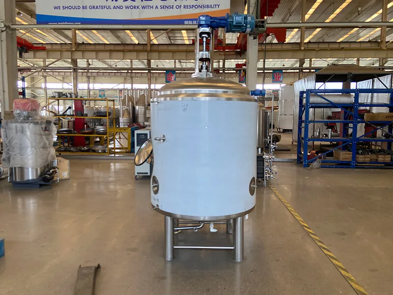 stainless steel mixing tanks (2)
